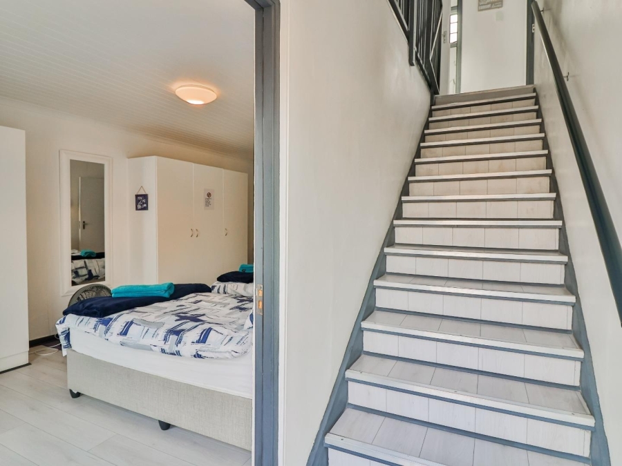 5 Bedroom Property for Sale in De Kelders Western Cape